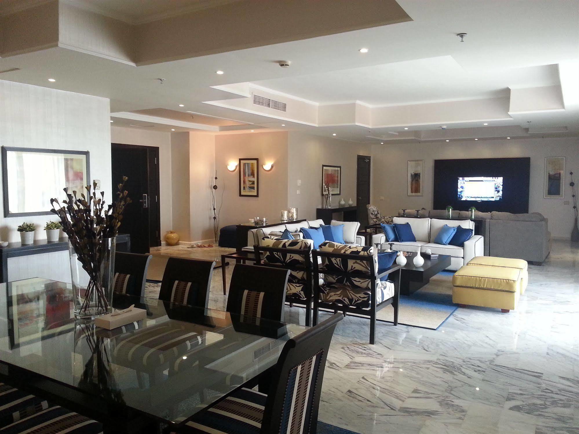 Rixos Alamein - Full Board Plus Ελ Αλαμέιν Εξωτερικό φωτογραφία A living room in a luxury apartment